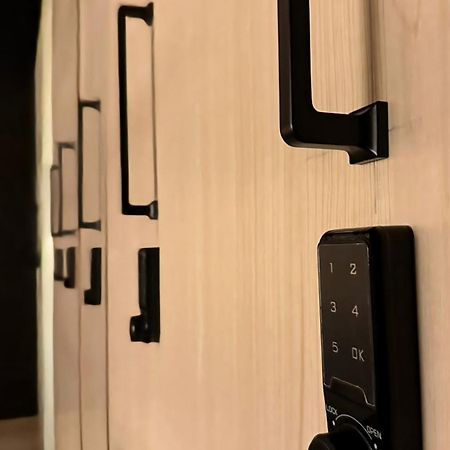 Westay Capsule Hostel Dubai Ngoại thất bức ảnh