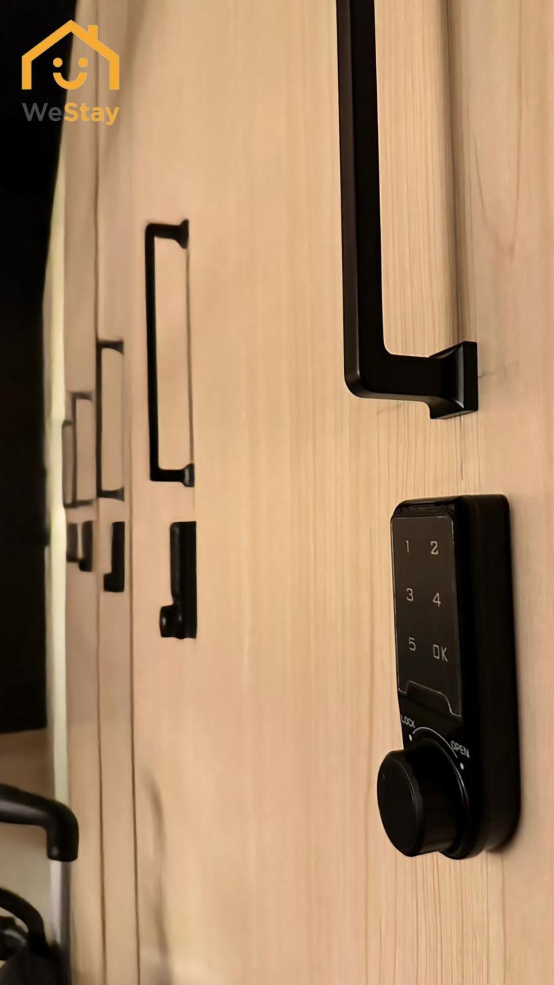 Westay Capsule Hostel Dubai Ngoại thất bức ảnh